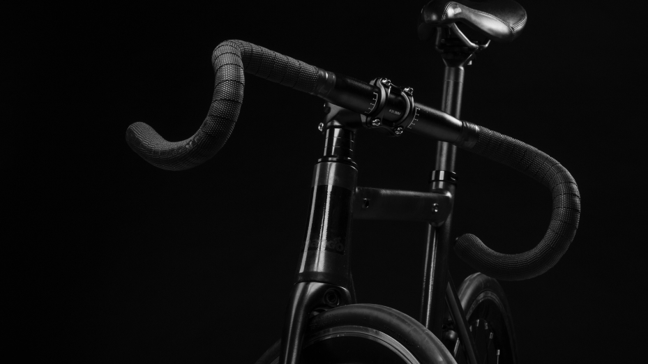 Обложка видео про велосипеды